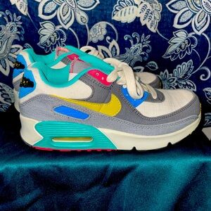 Air max 95 4.5 Y grade school multi color